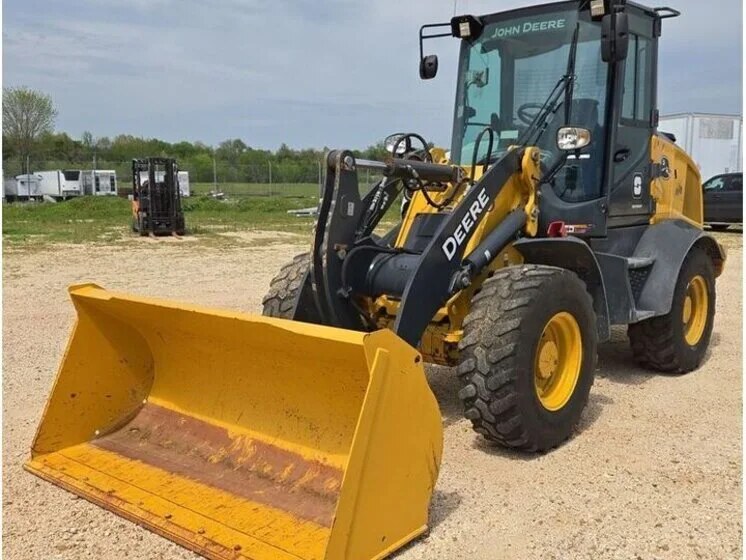 2022 John Deere 324L
